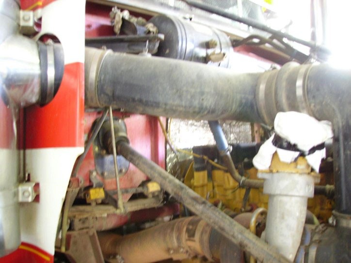 Header tank overflow and exhaust