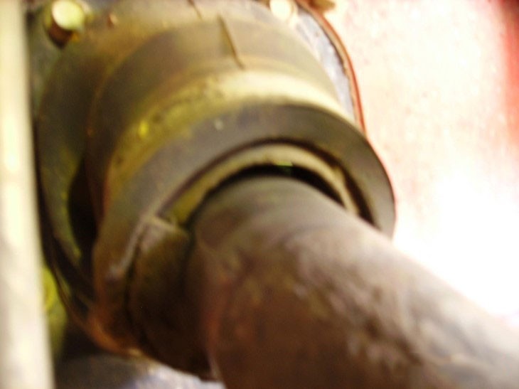 Leak Steering Column Seal